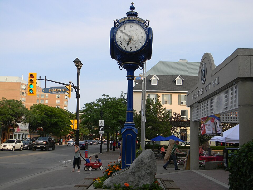 Photo: Laslovarga, CC BY-SA 4.0, via Wikimedia Commons Burlington, Ontario